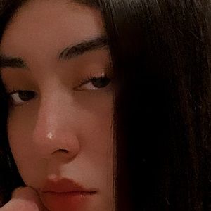 Meet your Posher, Valentina